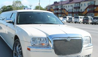 Свадебный лимузин Chrysler 300C Limousine № Л4488, белый