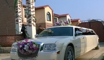 Свадебный лимузин Chrysler 300C Limousine № Л4489, шампань